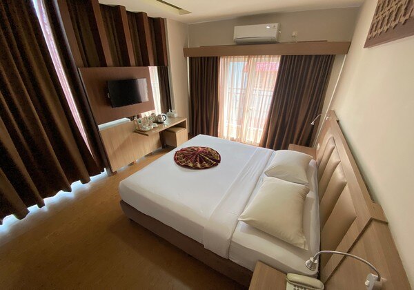 GRAND DELUXE ROOM
