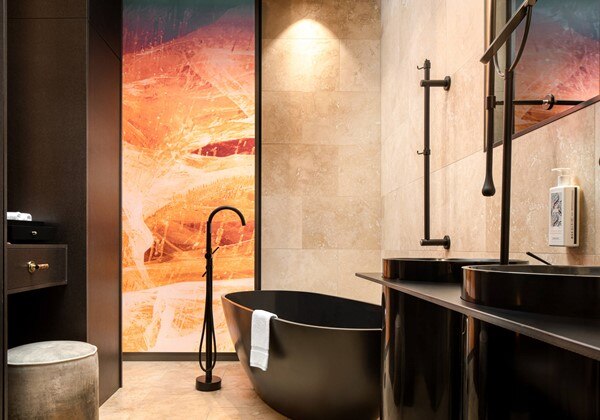 Suite Bathroom