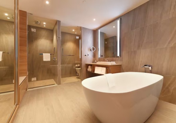 King Premier Bathroom
