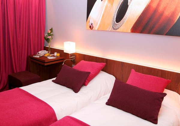 Standard Room With 2 Single Beds