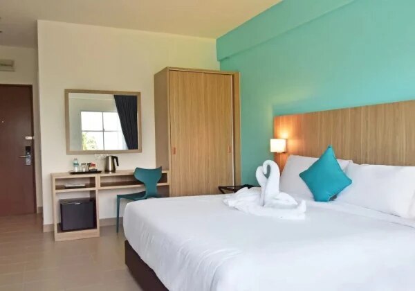 Deluxe King Room with Sea View