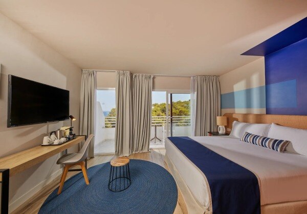 Double Frontal Sea View