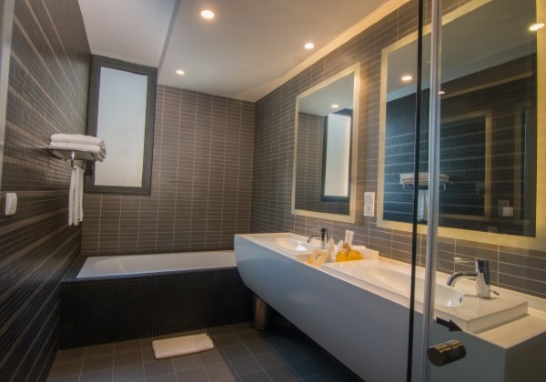 Suite King Bed With Balcony