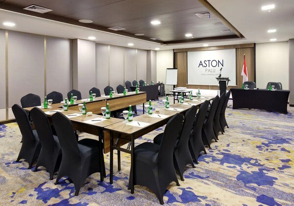 MEETING ROOM