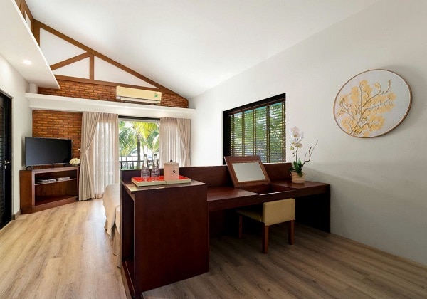 Deluxe Ocean View - Beach Zone