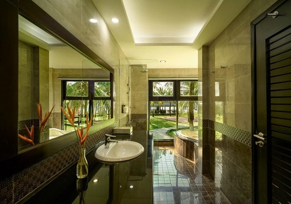 Deluxe Ocean View - Beach Zone