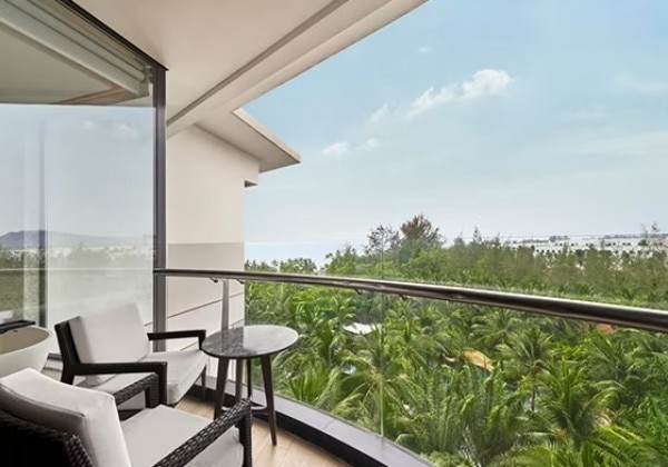 1King Classic Ocean View Balcony