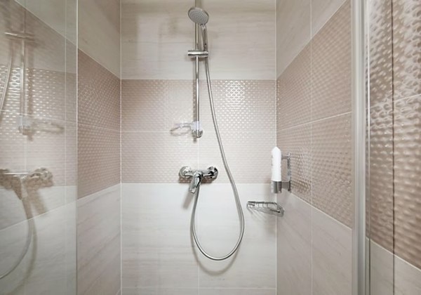 Guest Room Bathroom
