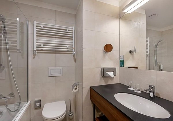 Guest Room Bathroom