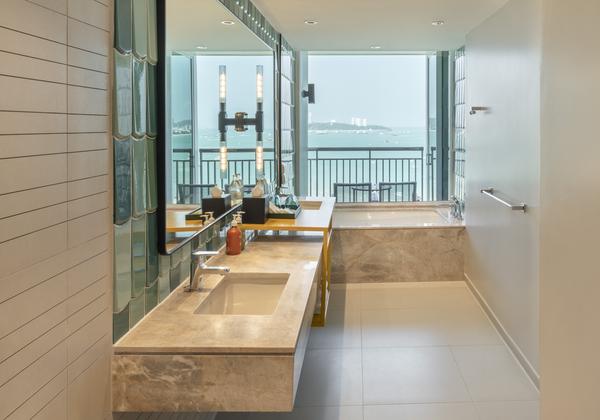 2 Single Premium Pattaya Beachview Bay