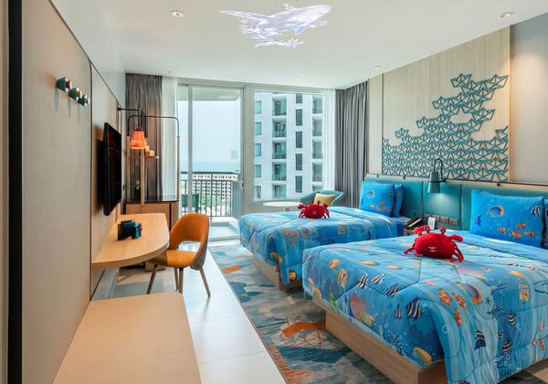 2BR Kids Suite Bay Tower 1King 2Single