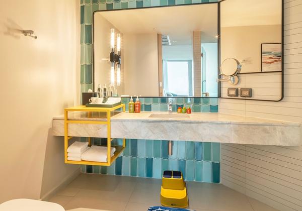 2BR Kids Suite Bay Tower 1King 2Single
