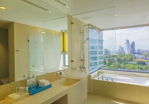 1 King Premium Club Access