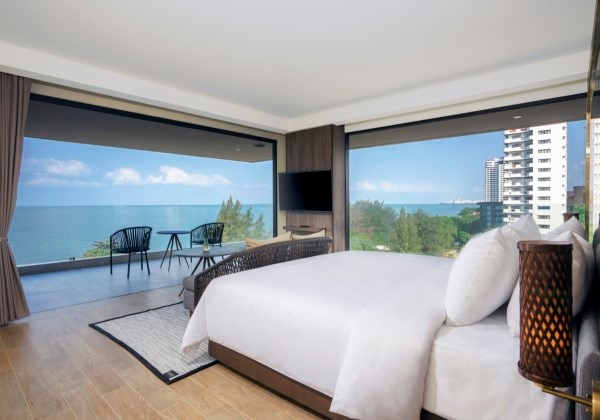 Ocean Suite Sky Pool