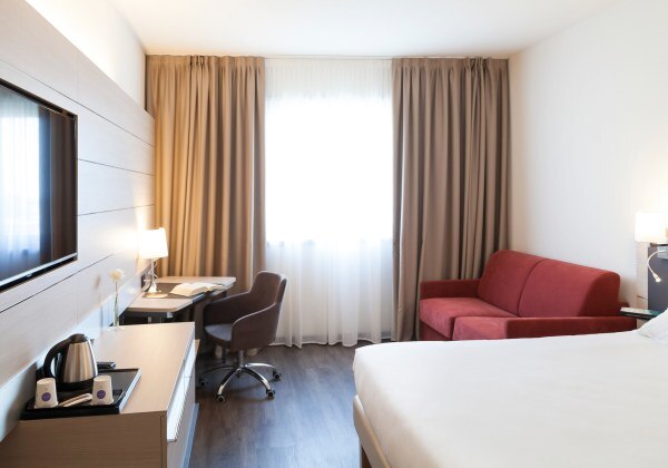 Superior Room With 1 King & Sofa Bed