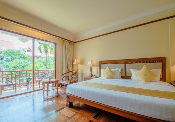 Deluxe Double Pool View