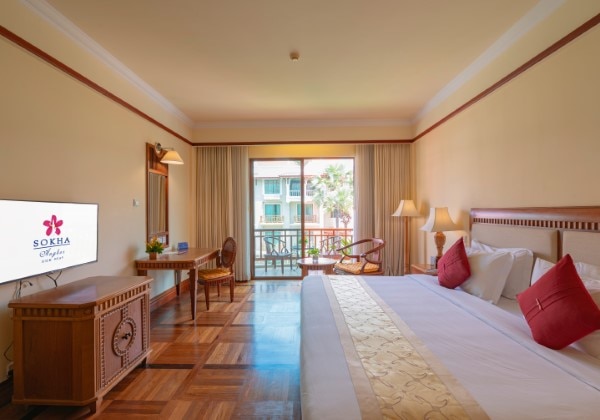 Deluxe Double Pool View