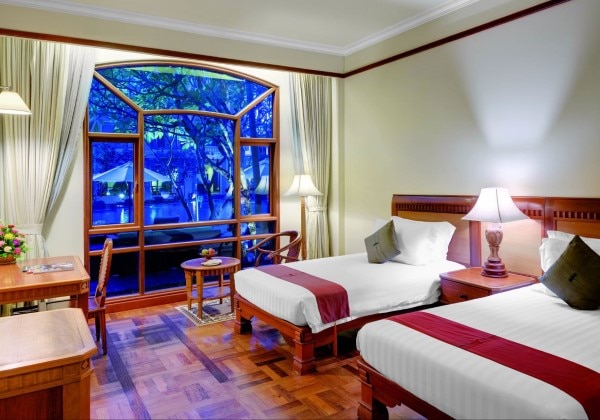 Deluxe Twin Pool View