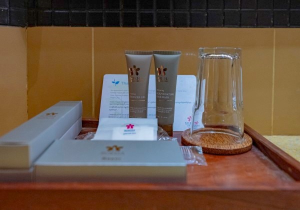 Deluxe Twin Pool View