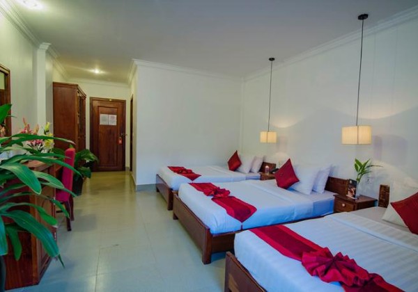 Superior Triple Room with Balcony