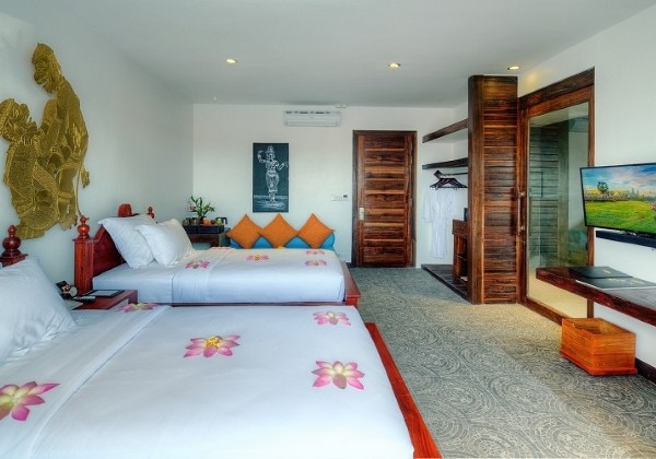 Premier Twin Pool View