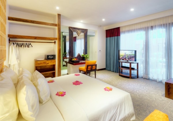 Luxury Suite Pool Access