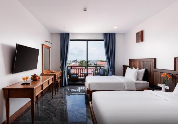 Deluxe Twin with Balcony