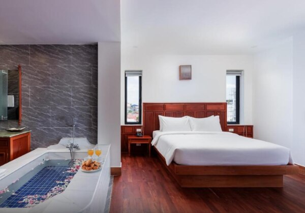 Junior Suite with Balcony