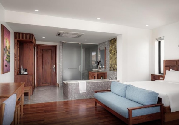 Junior Suite with Balcony