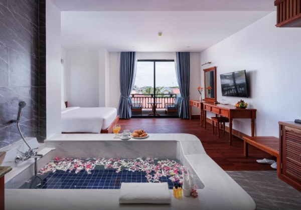 Junior Suite with Balcony