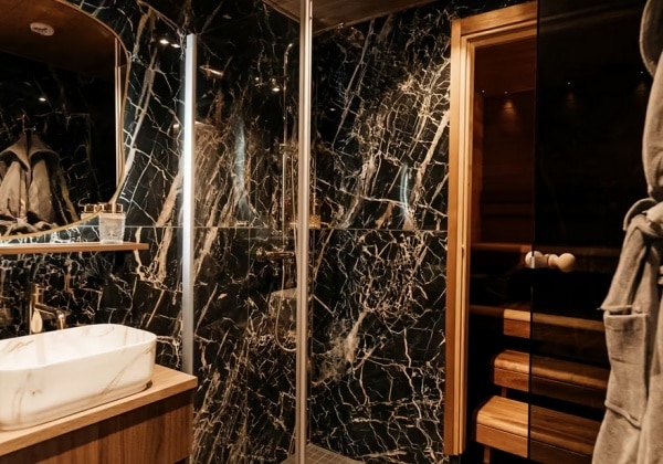 Junior Suite Bathroom