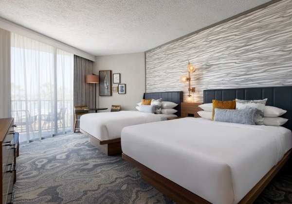 Guest Room 2 Queen Marina Tower Balcony