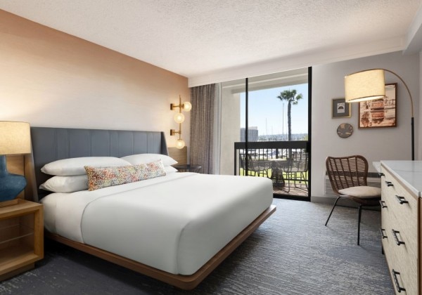 Guest Room 1 King Lanai Tower Balcony