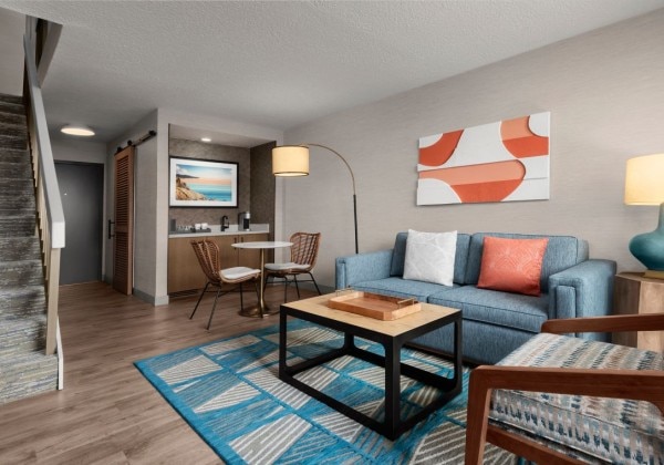 1 Bedroom Town1 King Lanai Tower Balcony