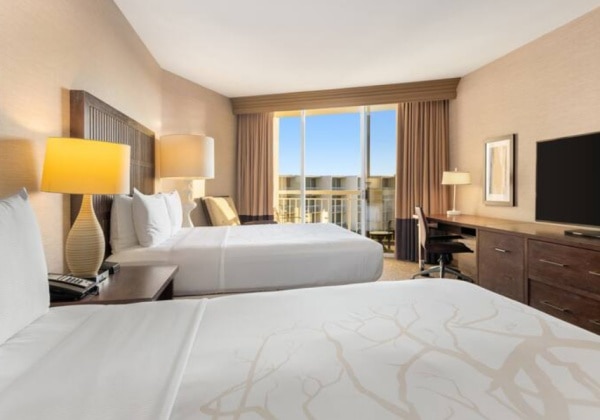 POOL VIEW 2 QUEEN BEDS