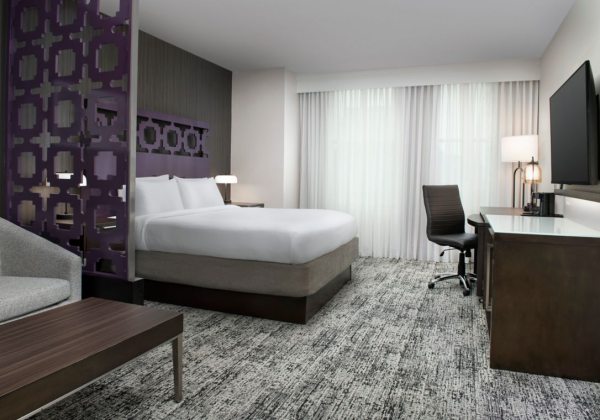 Executive King w/ Sofa