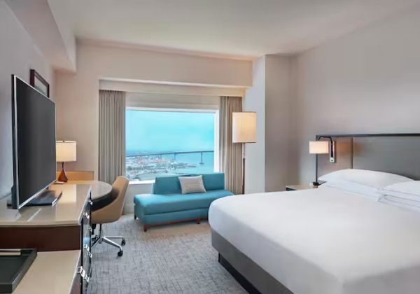 Coronado Bridge View 1 King Bed