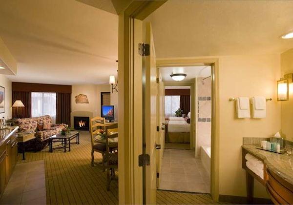 1 KING PREMIUM SUITE WITH BALCONY OR PAT