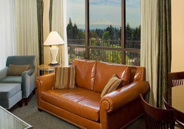 1 KING SUITE WITH BALCONY-MOUNTAIN VIEW
