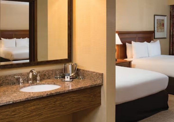 1King & 2Queen with Balcony