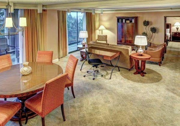 1King Suite with Living Room