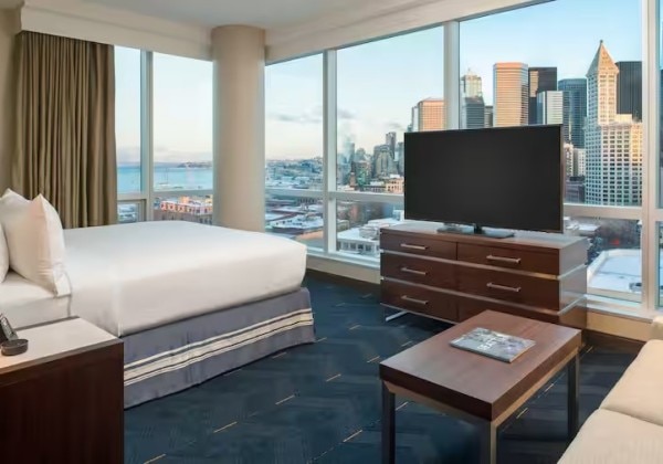 Water View Corner Studio