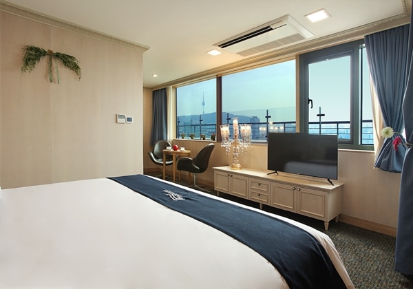 Balcony Suite