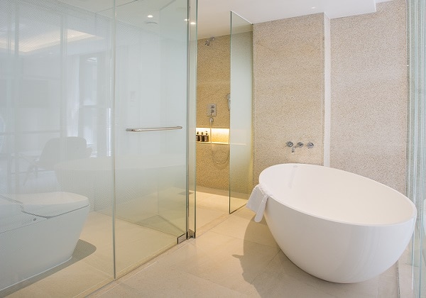 Deluxe Double Bathroom