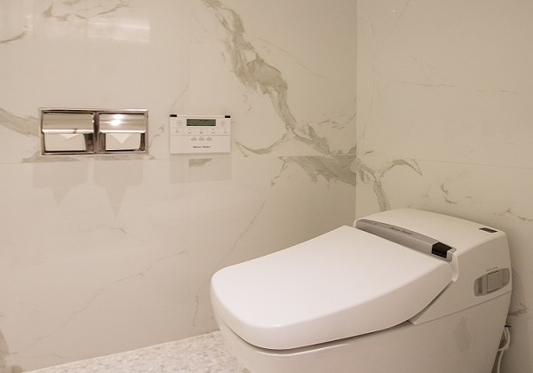 Standard Double Bathroom 2