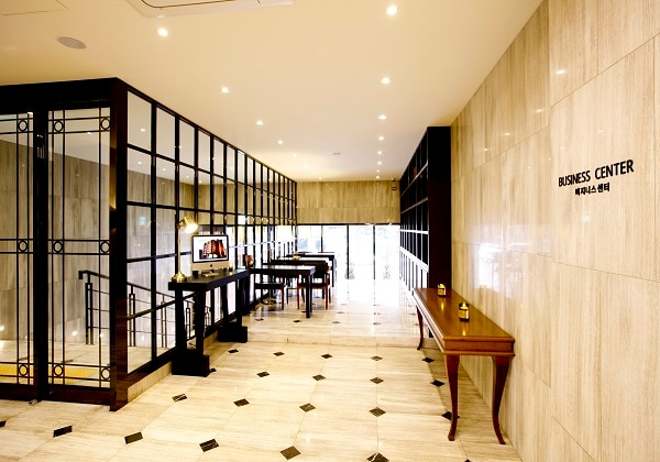 Business Center 01