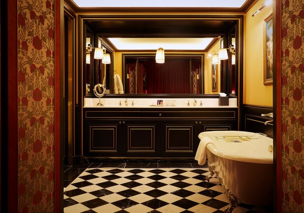 Amour Bathroom
