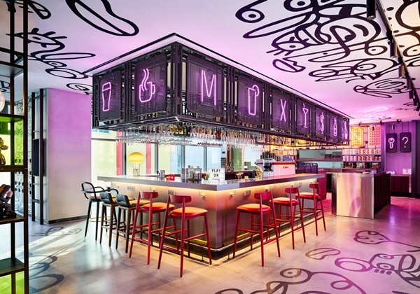 Moxy Bar