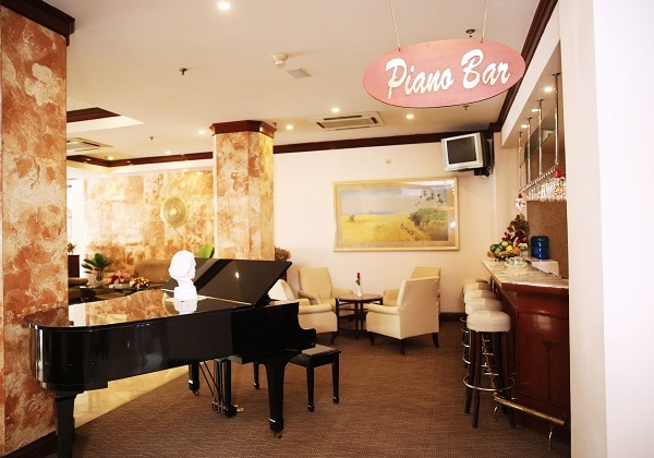 Piano Bar