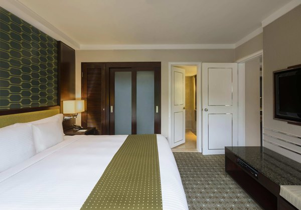 1 King 1 Bed Room Suite Inside View